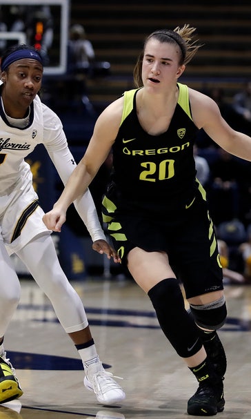 Ionescu leads No. 3 Oregon to 15th straight, 105-82 over Cal